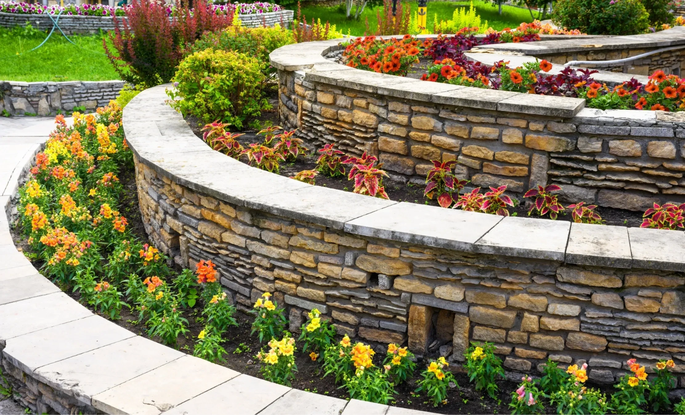 Retaining wall stone steps